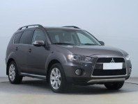 Mitsubishi Outlander  2.2 DI-D Instyle