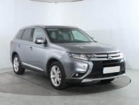 Mitsubishi Outlander  2.2 DI-D Instyle